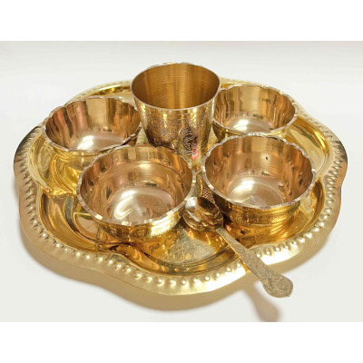 Mosazný talířek s mističkami, pohárkem a lžičkou